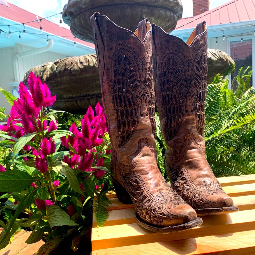 Corral boots size 8.